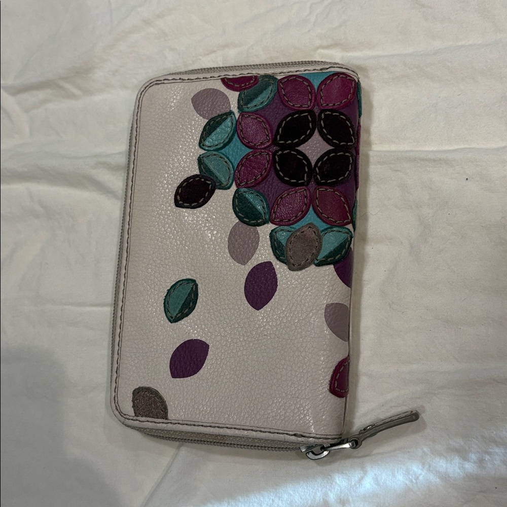 Fossil Floral Patterned Zip Wallet